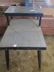 lot 500 image: 2 tier side table 22x15x23