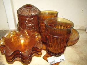 lot 542 image: brown glass dishes