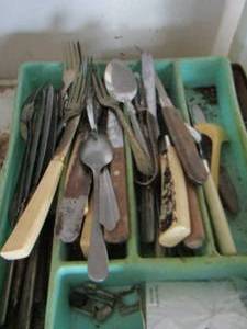 lot 537 image: FLATWARE -  SOME VINTAGE