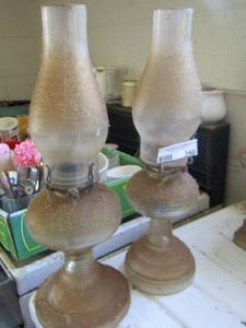 lot 340 image: 2 VINTAGE OIL LAMPS