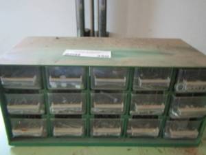 lot 350 image: 15 slot nut screw organizer