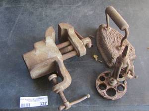 lot 327 image: SMALL VISE, SAD IRON  PLUS