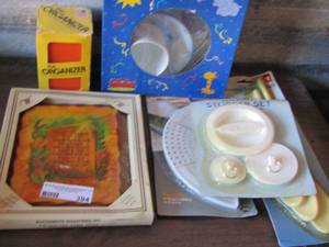 lot 394 image: faith prayer plaque - 5 pcs childs dinner set- drain stopper set- cooking spoons and more