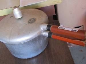 lot 395 image: presto cooker with wooden handles