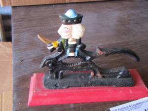 lot 412 image: Vintage metal nut cracker