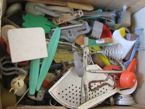 lot 421 image: large lot of vintage kitchen utensils