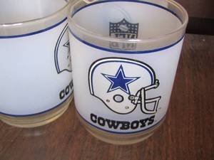 lot 431 image: 4 whiskey Dallas cowboy glasses