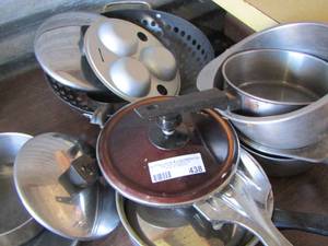 lot 438 image: various pot and pans plus various lids