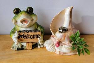 lot 21 image: CERAMIC FIGURES FOR AQUARIUM OR GARDEN