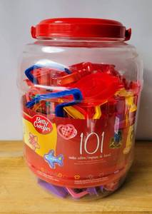 lot 20 image: BUCKET OF BETTY CROCKER COOKIE CUTTERS - INCLUDES SEASONAL AND ALPHABET CUTTERS