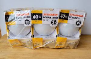 lot 41 image: 3 SYLVANIA DOUBLE LIFE 40 WATT LIGHTBULBS