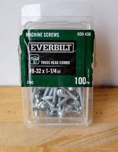 lot 78 image: EVERBILT MACHINE SCREWS #8-32 X 1-14