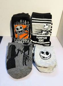 lot 109 image: LOT OF 4 VARIOUS NIGHTMARE BEFORE CHRISTMAS ANKLE SOCKS FT. PUMPKIN KING, EVERYBODY SCREAMS