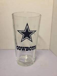lot 113 image: DALLAS COWBOYS COLLECTIBLE  GLASS