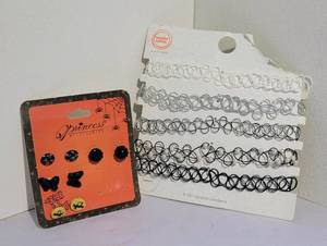 lot 167 image: LOT OF VARIOUS EARINGS & NECKLACES