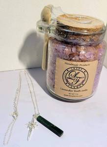 lot 188 image: CHARM NECKLACE AND LAVENDER BATH SALTS
