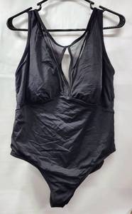 lot 155 image: TIME AND TRU WOMENS SWIMSUIT SIZE 1X (16W-18W)
