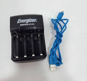 lot 204 image: ENERGIZER NiMH BATTERY CHARGER AA - AAA