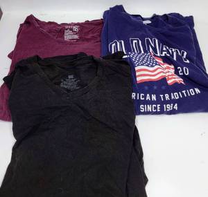 lot 245 image: LOT OF 3 CASUAL AND COMFORTABLE T SHIRTS
