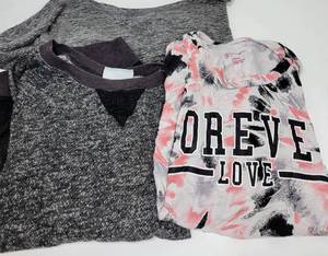 lot 249 image: 3 JUNIOR SIZE TOPS ALL SIZE LARGE