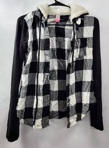 lot 253 image: NO BOUNDARIES BLACK & WHITE FLANNEL SHIRT WITH HOOD SIZE XS (1)