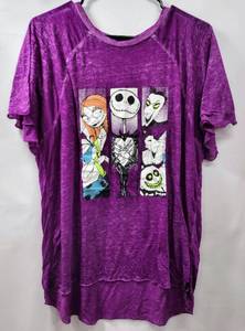 lot 257 image: NIGHTMARE BEFORE CHRISTMAS TEE SIZE LARGE (12-14)