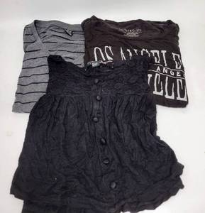 lot 259 image: 3 BLACKGRAY WOMENS TOPS SIZES S AND XS