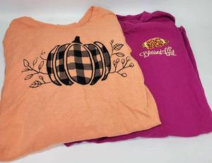 lot 261 image: 2 WOMENS SIZE XL FALL SHIRTS - BOTH HAVE LONG SLEEVES