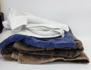 lot 284 image: LOT OF SHOP TOWELS OR RAGS