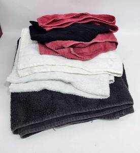 lot 285 image: LOT OF RAGS OR SHOP TOWELS