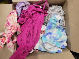 lot 291 image: BOX OF WOMENS CLOTHING