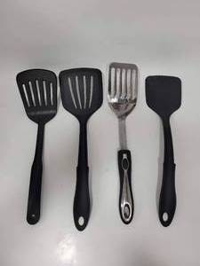 lot 338 image: LOT OF SPATULAS