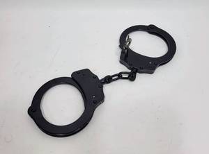 lot 406 image: WORKING BLACK METAL HANDCUFFS WITH KEY