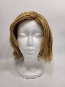 lot 387 image: BLONDE SHORT CUT WIG