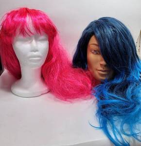 lot 364 image: LOT OF COLORED WIGS (X MONEY)