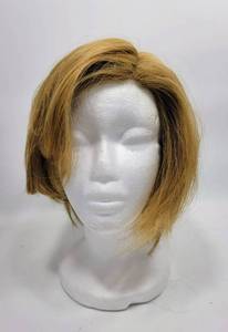 lot 423 image: WIG POP WIG