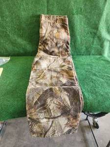 lot 20 image: Carhartt camo pants - 38 x 32