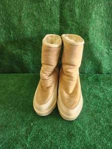 lot 46 image: Pair of boots by Aierda