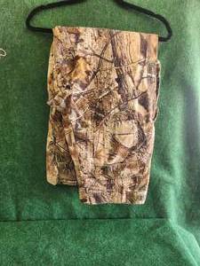 lot 158 image: Game Winner camo pants - L