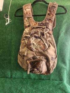 lot 162 image: Camo backpack by Redhead
