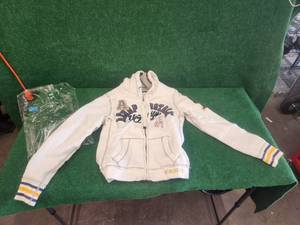 lot 118 image: Aeropostale white sweatshirt - L