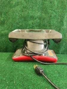 lot 147 image: Jeanie Rub massager