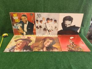 lot 321 image: Selection of 10 vintage vinyl records