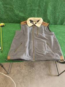 lot 322 image: Zippered vest by The Territory Ahead - L