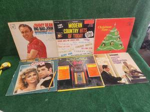 lot 329 image: Selection of 10 vintage vinyl records