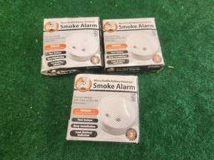 lot 332 image: Selection of 3 micro profile battery powered smoke alarms