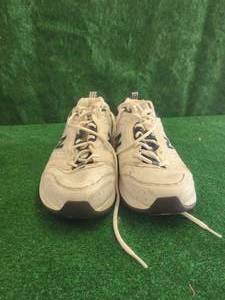 lot 199 image: Pair of 623 New Balance shoes - 11