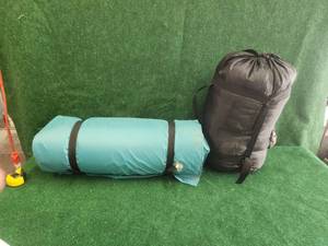 lot 193 image: Sleeping bag and blow up air mattress