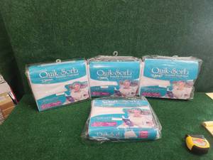lot 235 image: Selection of 4 Polyester Quik Sorb pads