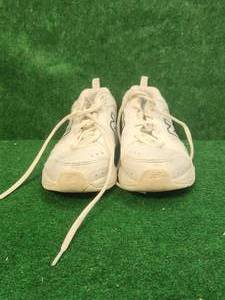 lot 246 image: Pair of 624 New Balance shoes - 8.5